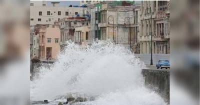 Угроза с моря: ураган "Лаура" усилился до предпоследней категории и направляется к побережью США