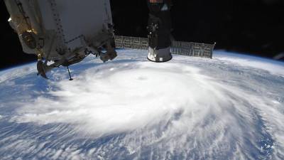 Опубликованы снимки урагана «Лаура» из космоса
