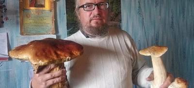 Омич нашел в тайге белый гриб весом около килограмма