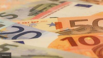 Российские банки вводят комиссию за обслуживание вкладов в евро