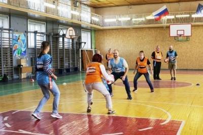 Псковских учителей физкультуры научили играть в тэг-регби