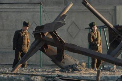 Северная Корея усиливает контроль на границе с Китаем: Военным разрешили стрелять на поражение