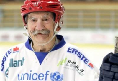 Умер старейший хоккеист мира