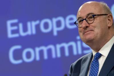 Еврокомиссар по вопросам торговли ушел в отставку из-за нарушения карантина