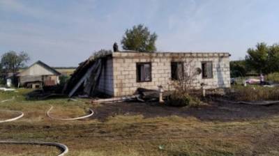 В Бессоновском районе огонь уничтожил дом и надворные постройки