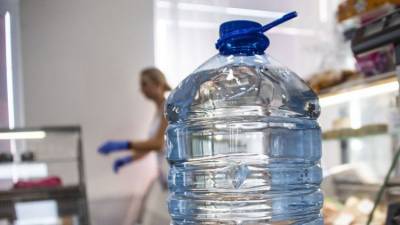 Крымская торговая сеть исключила дефицит бутилированной воды