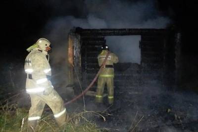 В Ярославской области в ночном пожаре сгорел дачный дом