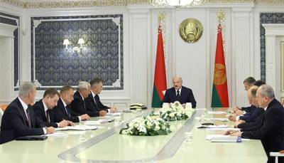 Лукашенко: Против Беларуси ведется гибридная и дипломатическая война