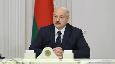 "Если кто-то хочет диалога, пожалуйста" - Лукашенко готов вести диалог с трудовыми и студенческими коллективами