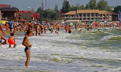 "Никакого карантина": что происходит на пляжах под Одессой в последние дни лета, фото