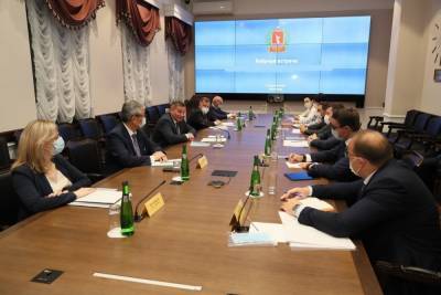Бочаров обсудил приоритетные проекты с представителями банковской сферы