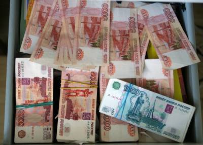 Полицейские задержали подозреваемого в ограблении москвича на 900 тыс рублей