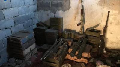 Пластид, пулемет и гранатометы: в зоне ООС нашли схрон добробата