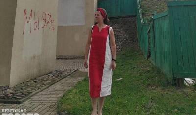 Жительницу Бреста отправили в СИЗО за бело-красно-белое платье