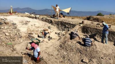 Крымские археологи нашли следы площади древнего пещерного города