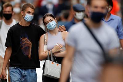 Жителей Парижа заставят носить маски на улицах