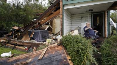 Белый дом: «Лаура» остается опасным ураганом