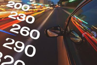 В Эстонии нарушители скорости вместо уплаты штрафа должны будут постоять на обочине в течение 45 минут