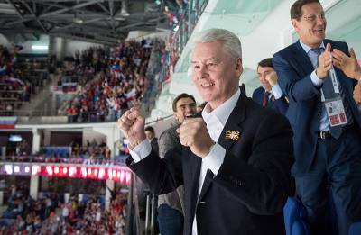 Собянин открыл первый после снятия ограничений хоккейный турнир