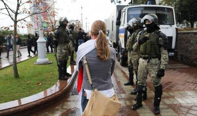 Белорусские силовики вновь начали задерживать протестующих в центре Минска