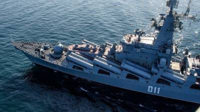 Крейсер «Варяг» и атомная подлодка «Омск» провели стрельбы в Беринговом море