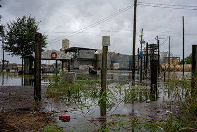 На американском химзаводе произошла утечка хлора из-за опаснейшего урагана