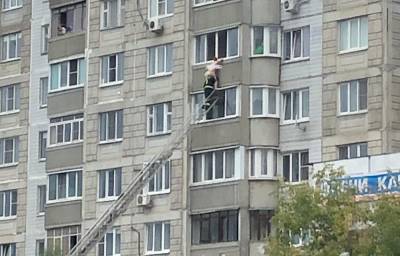 В Твери спасли обнаженную женщину, которая висела на высоте седьмого этажа