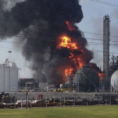 Крупный пожар произошел на химзаводе в городе Уэстли в штате Луизиана