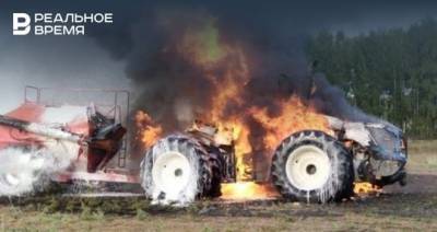 В Татарстане во время работы в поле загорелся трактор