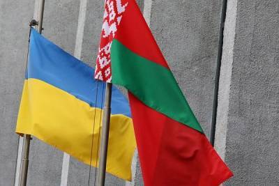 Отношения на паузе: Киев отказался контактировать с Минском