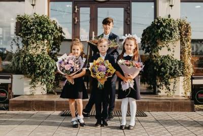 Школьные букеты и горшечные цветы оформят к 1 сентября флористы Lime Floristic в Чите
