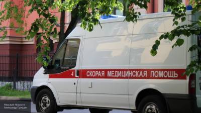 Появилось видео лобового столкновения иномарок на набережной в Петербурге