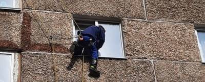 В Ижевске спасатели через окно проникли в квартиру пропавшей пенсионерки