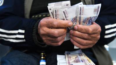 В Москве двоих мужчин обокрали на 3,5 миллиона рублей