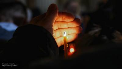 Полиция Читы возбудила дело на прикурившего от церковной свечи подростка
