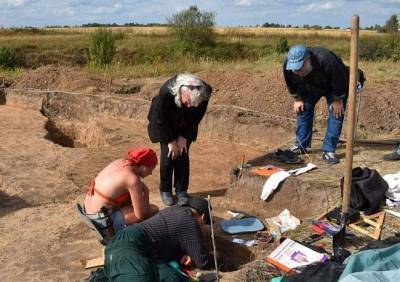 В Шиловском районе обнаружили древние захоронения мальчика и девочки