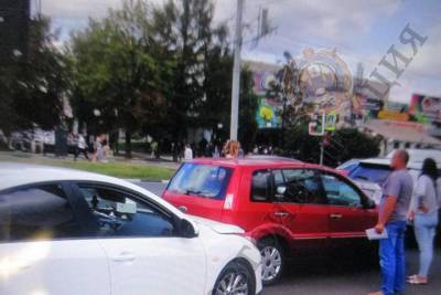 Ford Fusion - В Туле в ДТП на Лейтейзена пострадала женщина - tula.mk.ru - Тула
