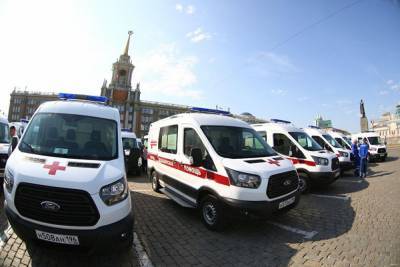 Алтушкин, Козицын и Симановский передали Екатеринбургу 30 машин скорой помощи