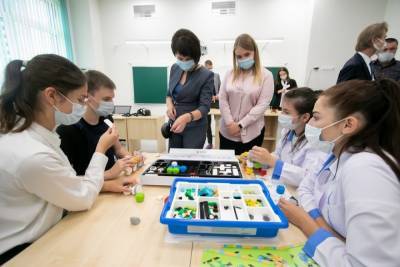 Свердловских школьников предостерегли от опозданий на уроки во время пандемии
