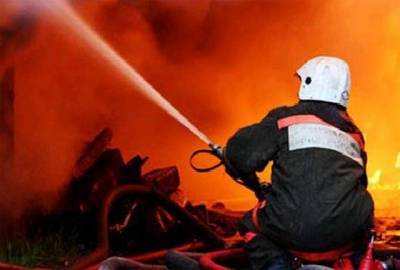 В Донецке сильный пожар в торговом центре «Юзовский»