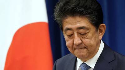 Второй раз за карьеру: что известно об отставке премьер-министра Японии Синдзо Абэ