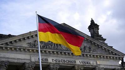 В Германии вводят штрафы за отсутствие масок в общественных местах