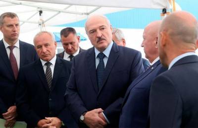 Лукашенко пообещал ответить всем, кто введет против него санкции