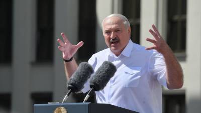 "Покажем им, что такое санкции": Лукашенко пригрозил Польше и Литве