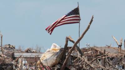 Число жертв урагана "Лаура" в США продолжает расти