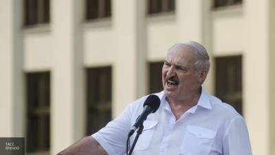 Лукашенко заявил о доверии российской вакцине от COVID-19