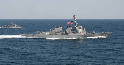 Китайские военные выдворили эсминец США из своих территориальных вод