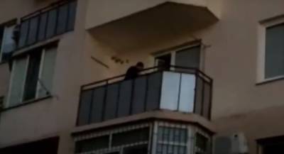 В Одессе вор-иностранец обчистил квартиру через балкон: момент попал на видео