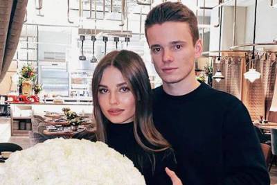 21-летний сын Валерии Арсений Шульгин женился спустя месяц после помолвки