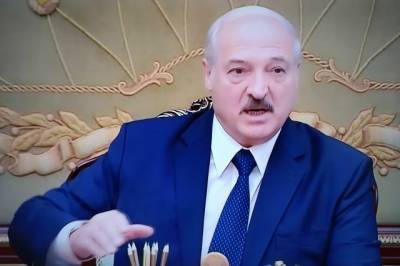 Лукашенко заявил, что не собирается стрелять в белорусский народ